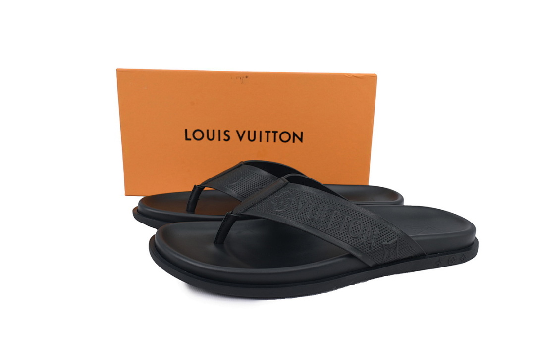 LOUIS VUITTON The Network Is Completely Black