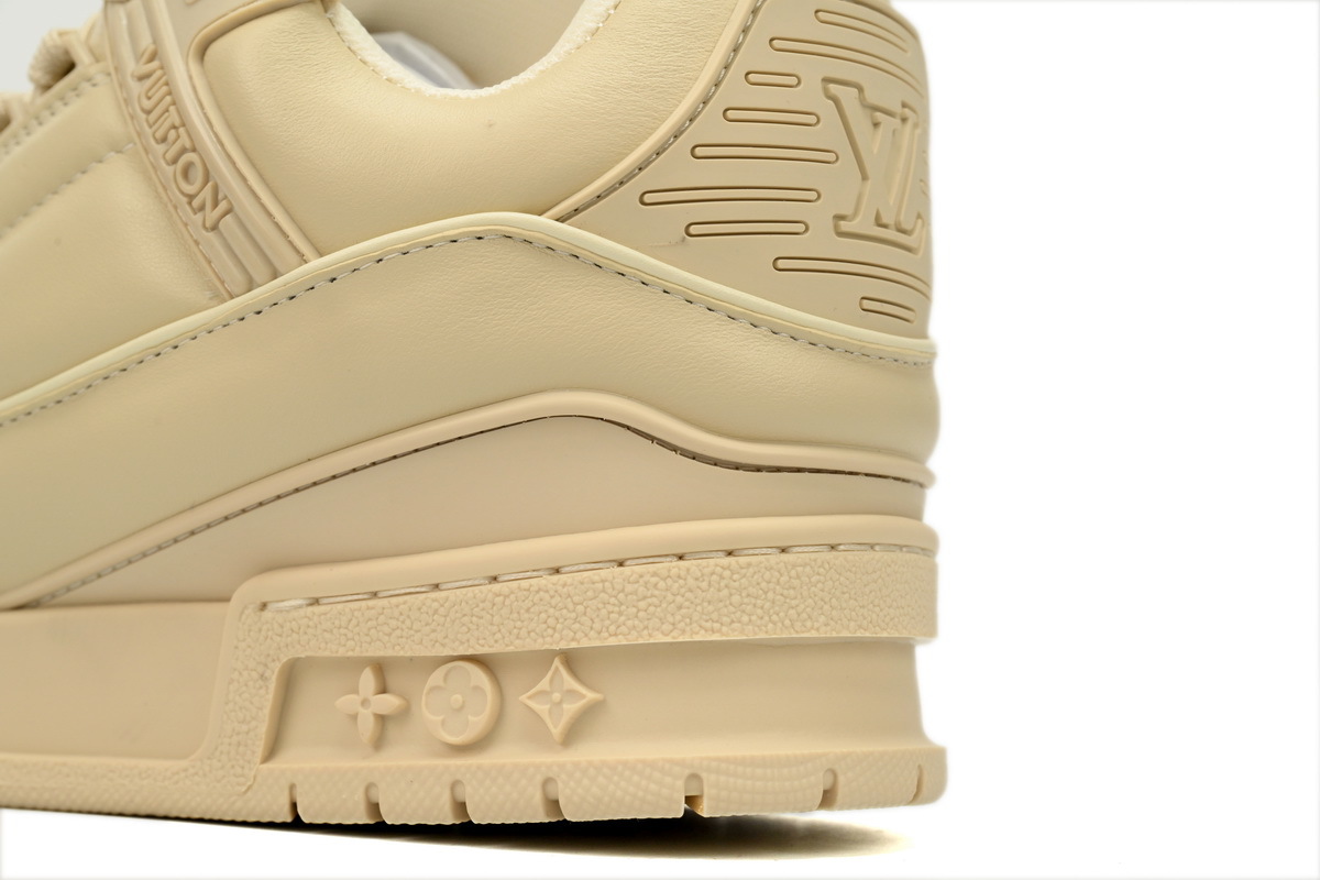 Baskets Louis Vuitton beiges