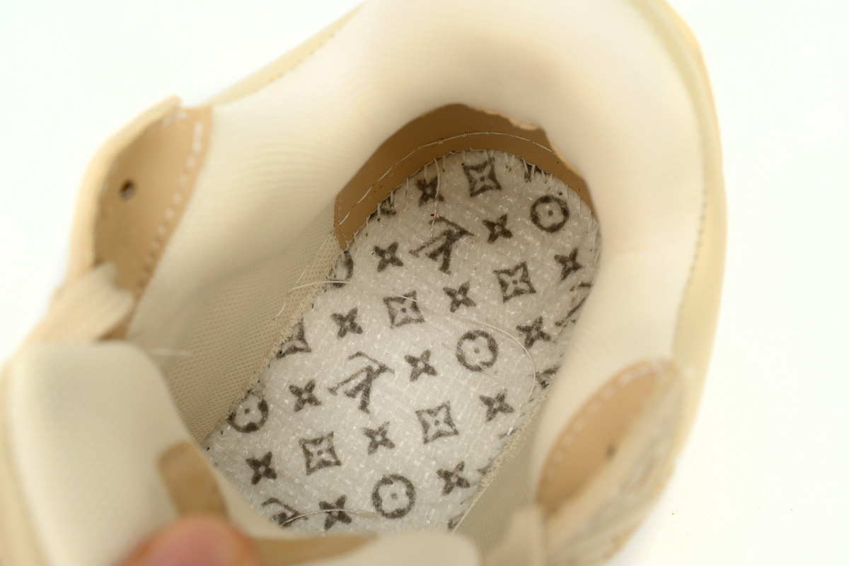 Baskets Louis Vuitton beiges