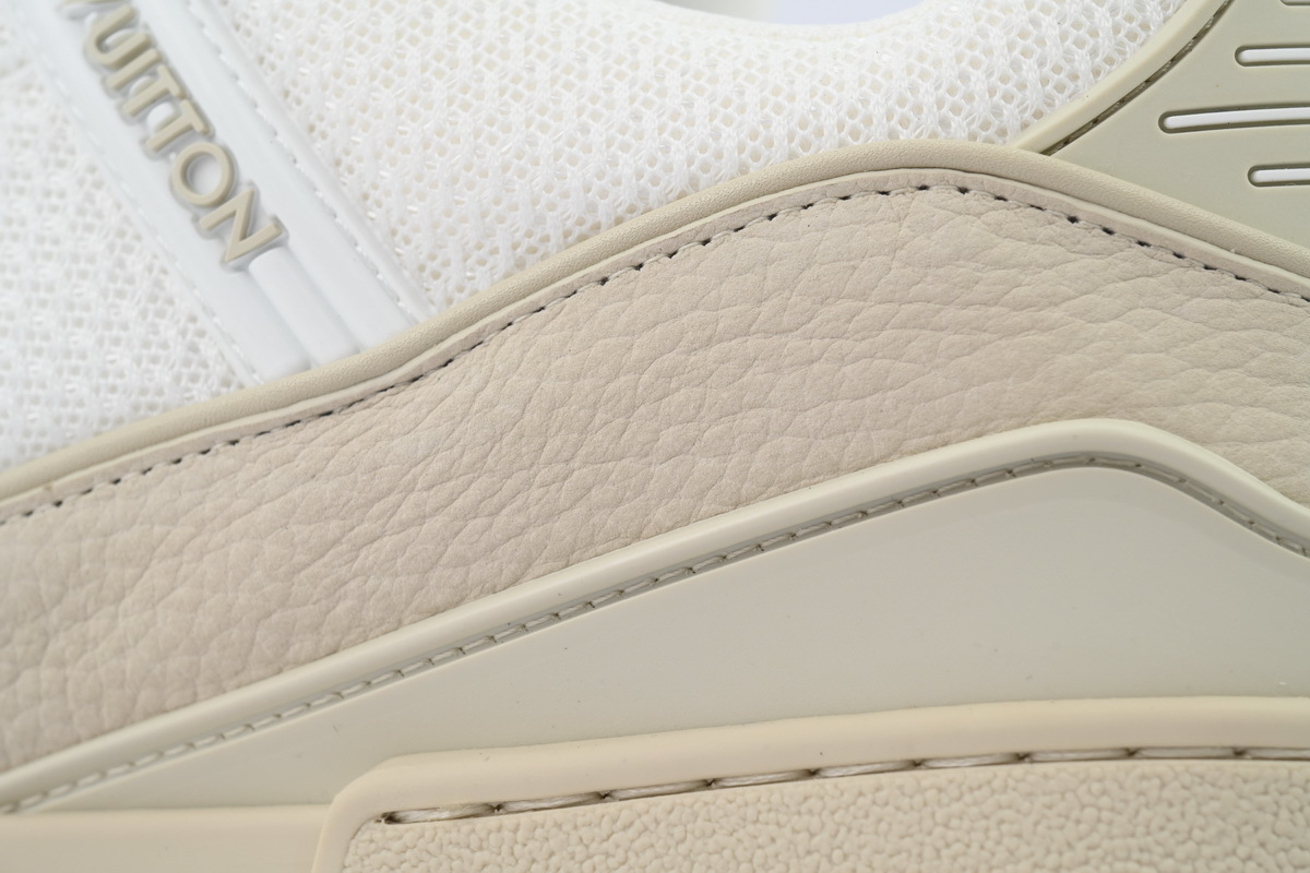 Zapatillas Louis Vuitton, color beige y blanco