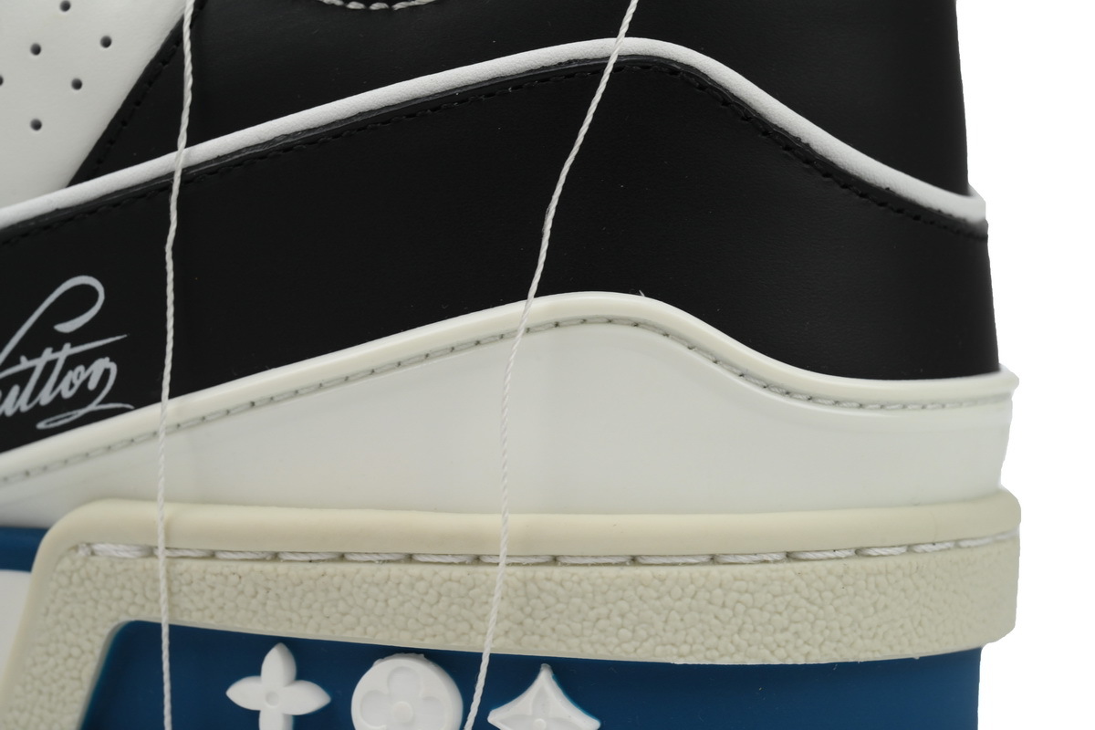 Louis Vuitton Trainer Black White