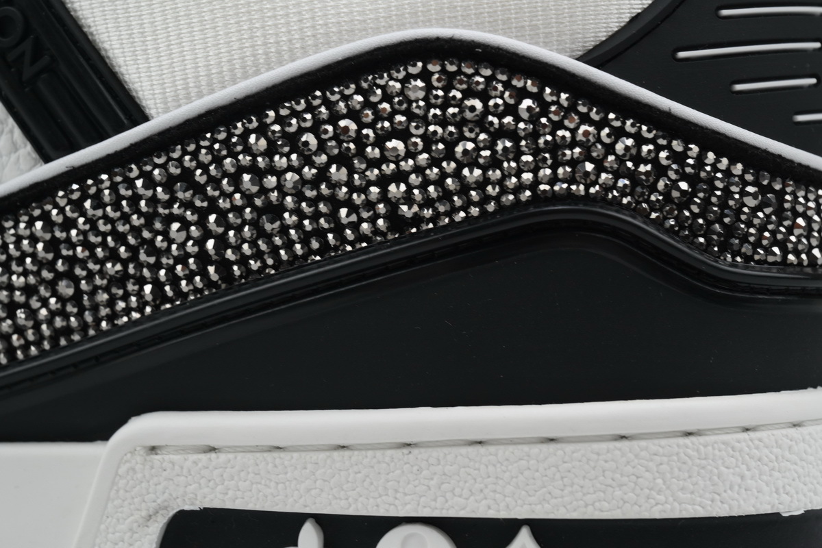 LOUIS VUITTON Trainer Black White grey