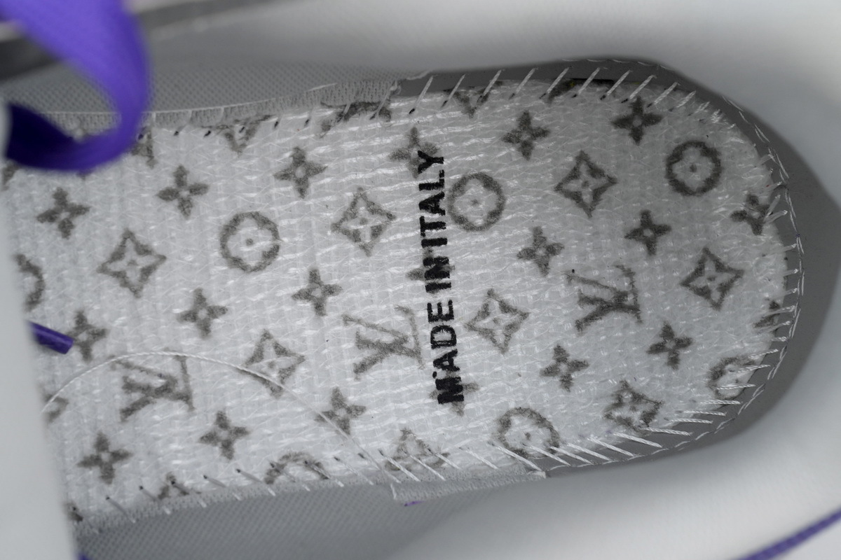 Zapatillas LOUIS VUITTON en morado brillante