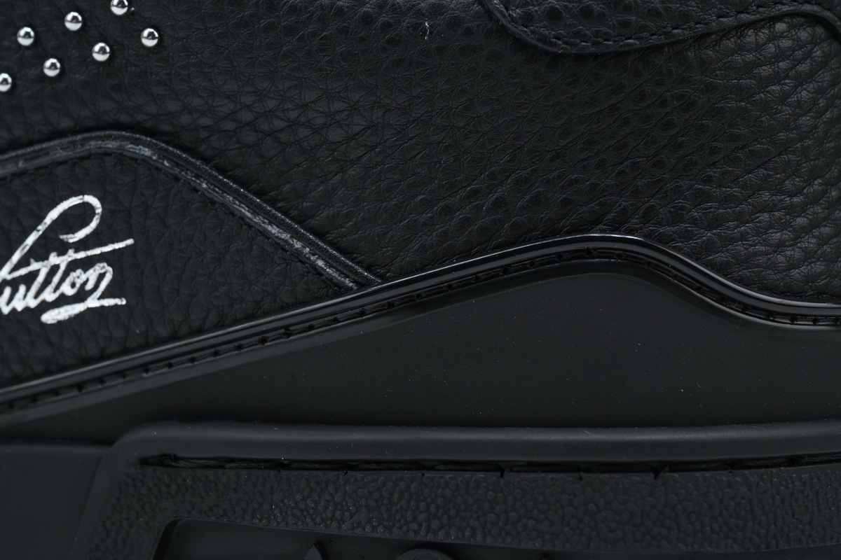 LOUIS VUITTON Baskets Classic Noir