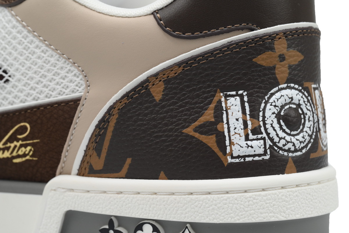 Tênis Louis Vuitton na cor café