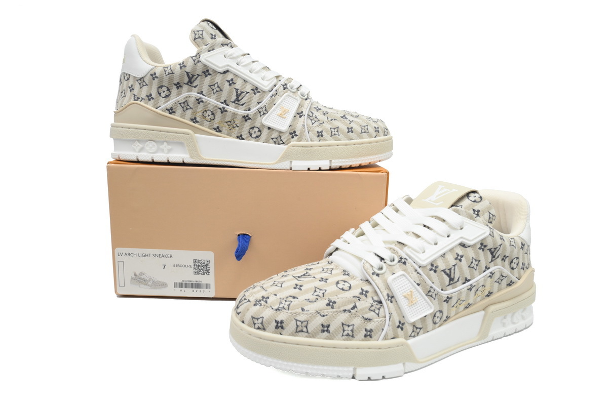 Zapatillas Louis Vuitton, color beige claro