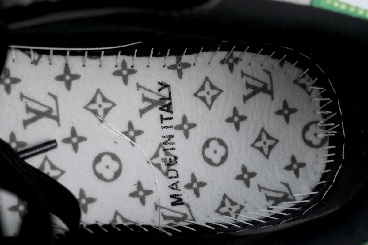 LOUIS VUITTON Trainer Light Black Green