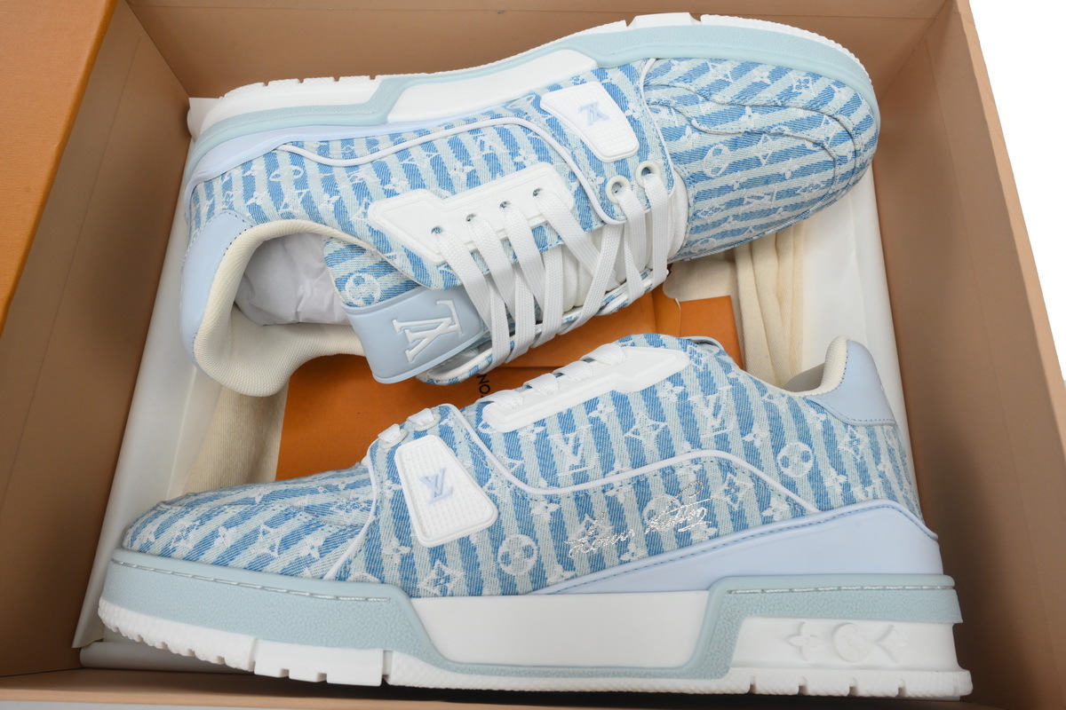 Zapatillas Louis Vuitton azul pastel