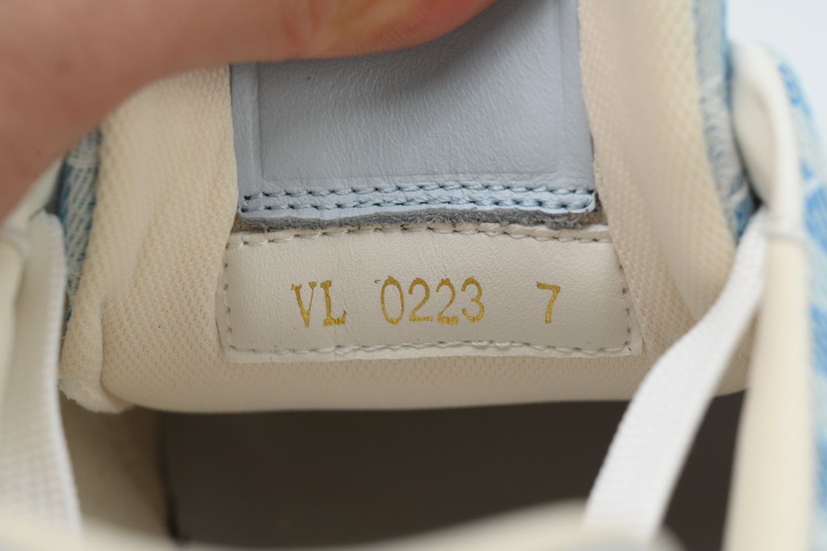 Zapatillas Louis Vuitton azul pastel