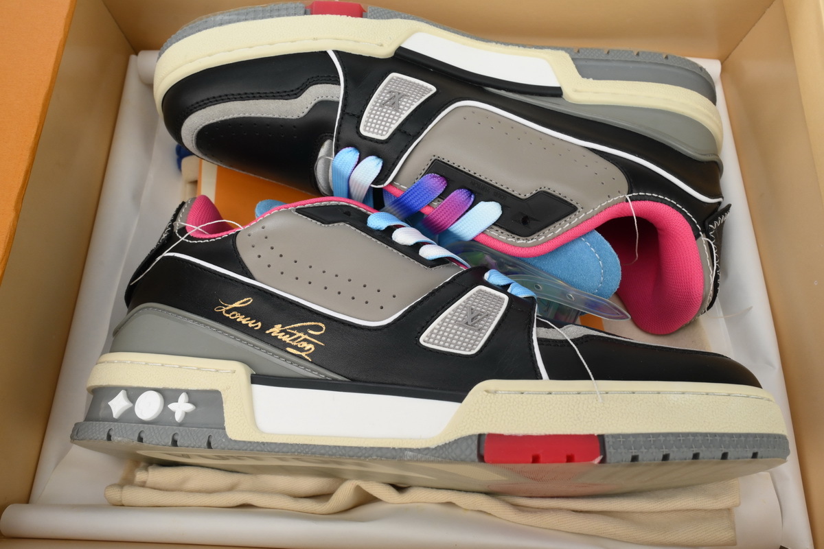 Louis Vuitton Trainer Pink