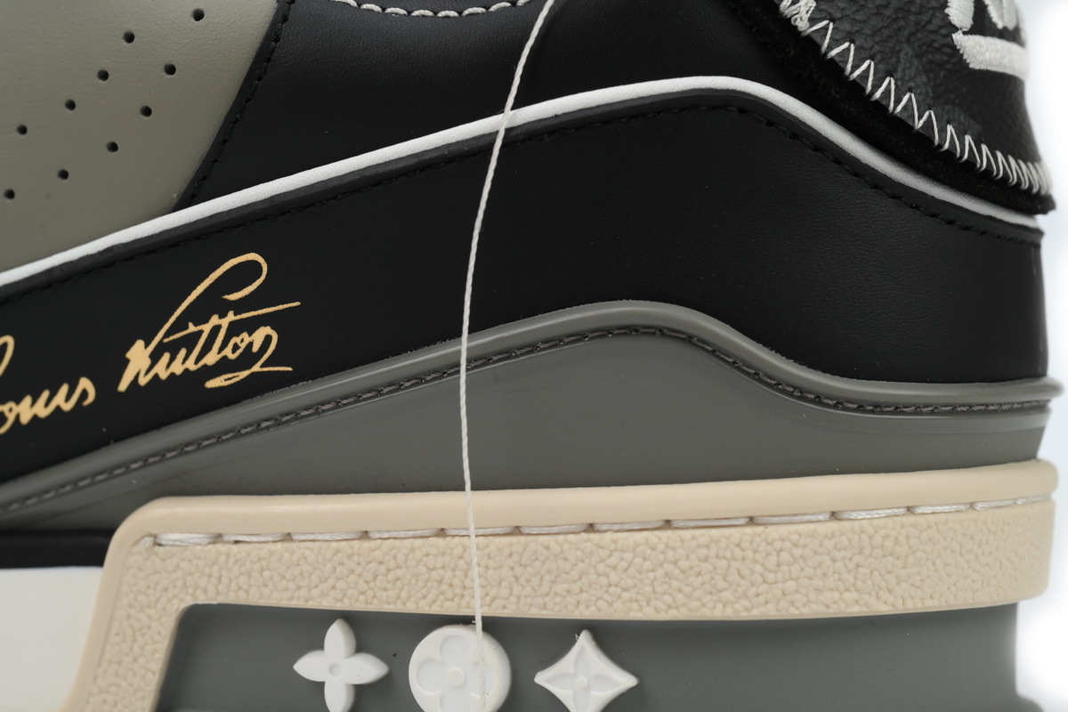 Louis Vuitton Trainer Red