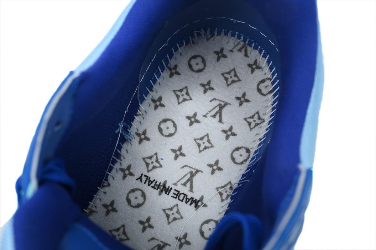 Baskets Louis Vuitton blanches et bleues