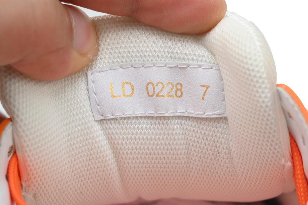 Tênis Louis Vuitton Branco e Laranja