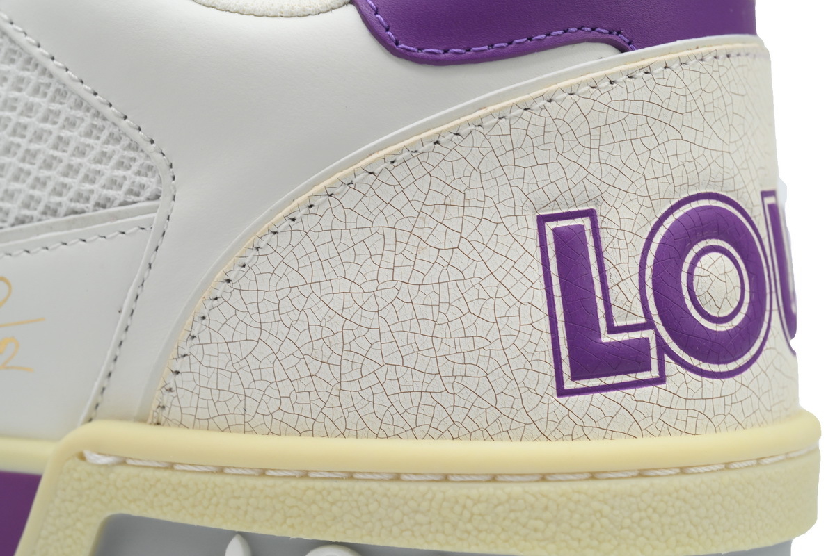 Baskets Louis Vuitton blanches et violettes