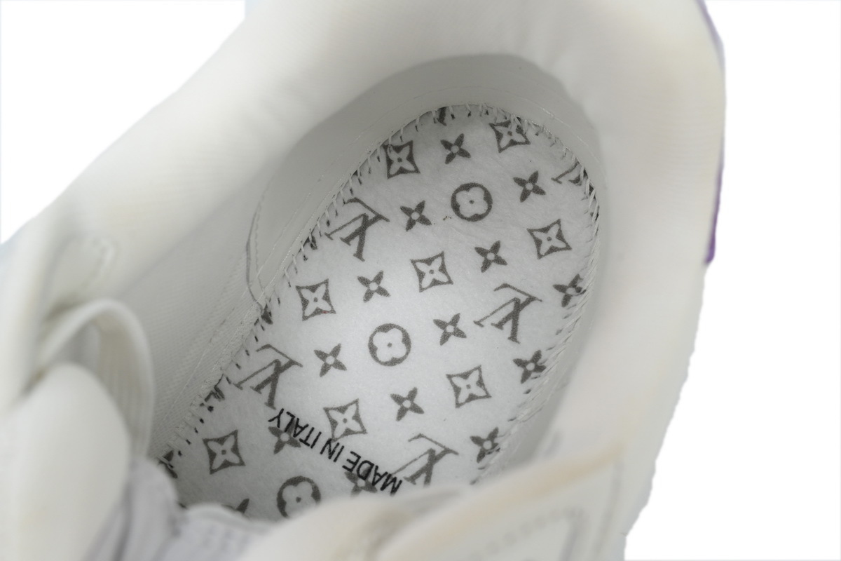 Baskets Louis Vuitton blanches et violettes