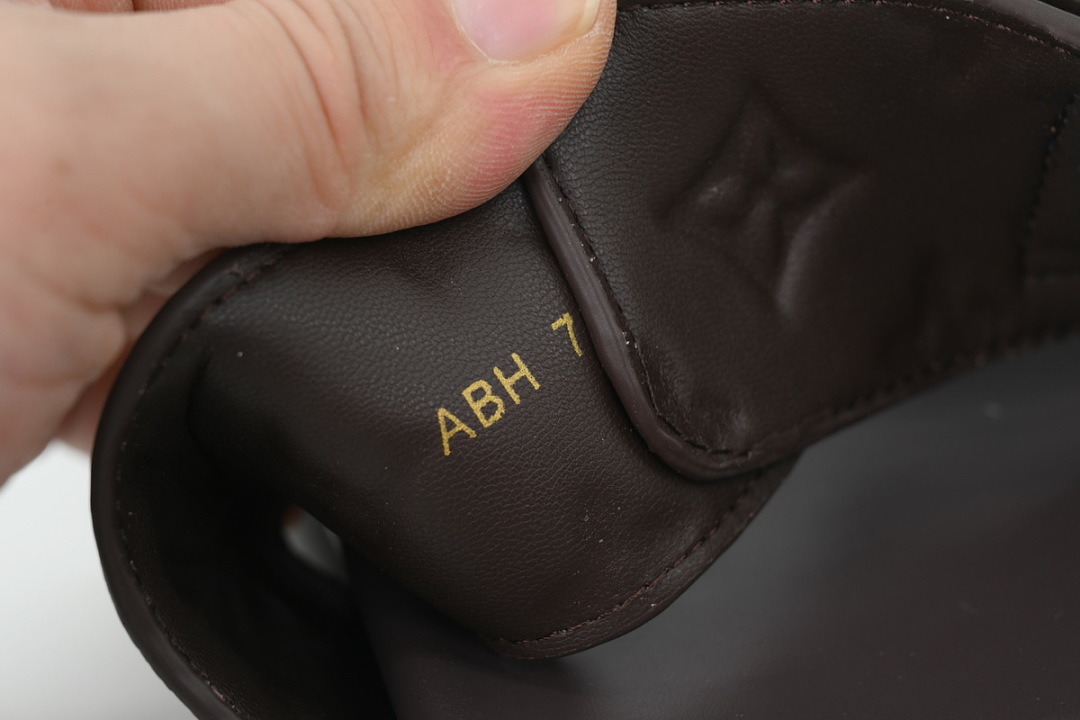 LOUIS VUITTON Venice Mule Shoes Coffee