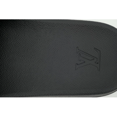 LOUIS VUITTON Waterfront Black 02