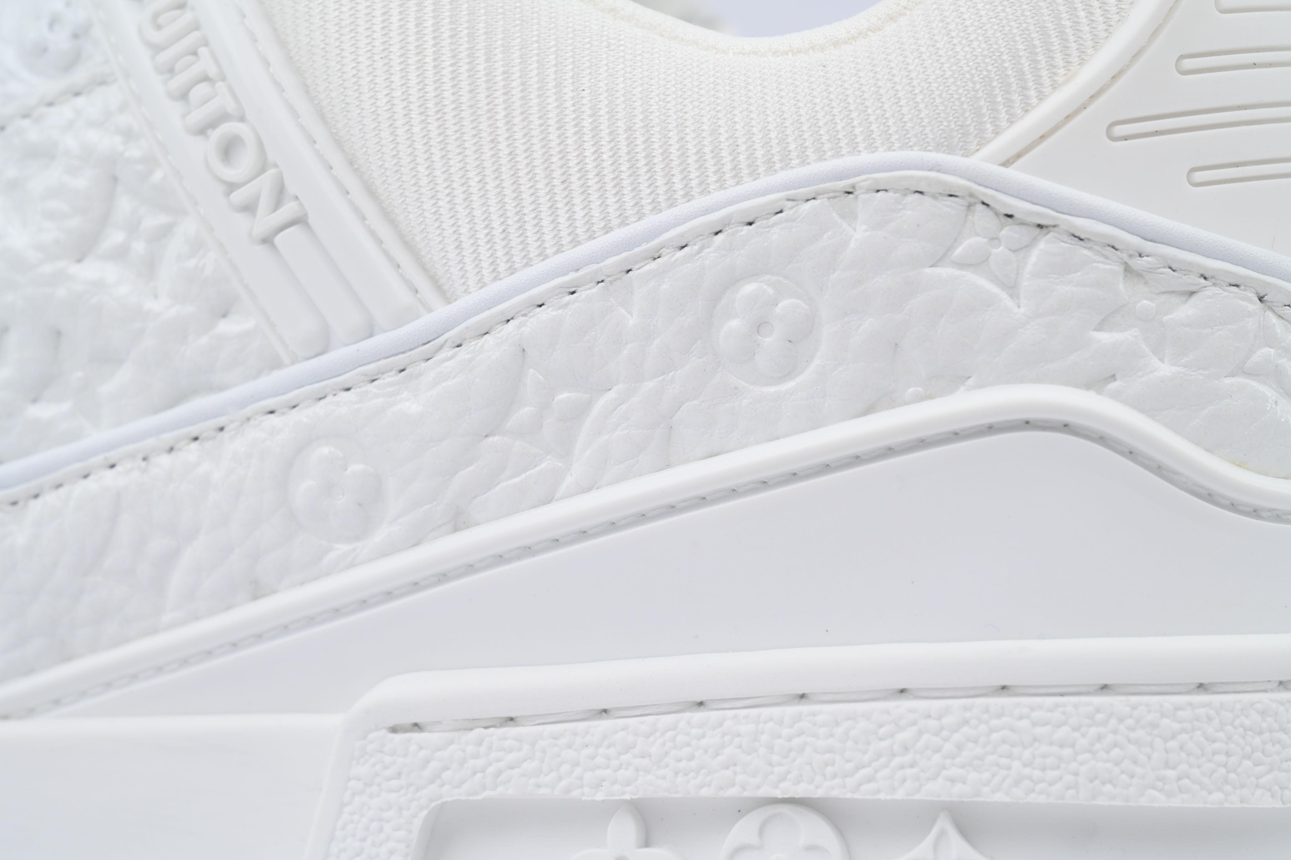 Louis Vuitton White Lychee Lacquer Skin