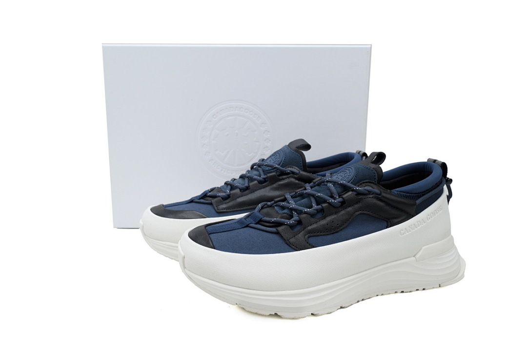 M Canada Goose Glacier Trail White