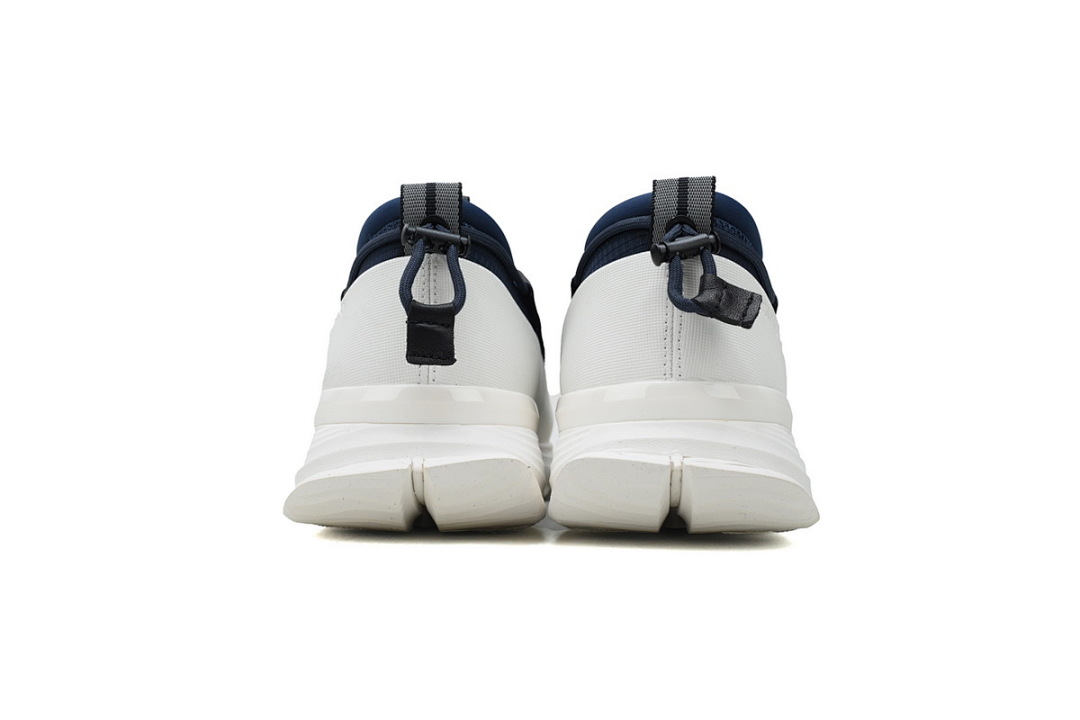 M Canada Goose Glacier Trail White