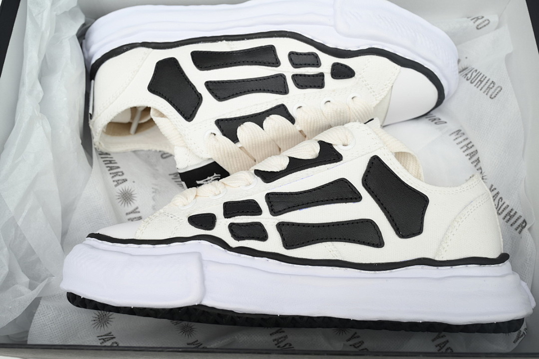 Maison Mihara Yasuhiro x AMIRI Skel-Top Low Off White