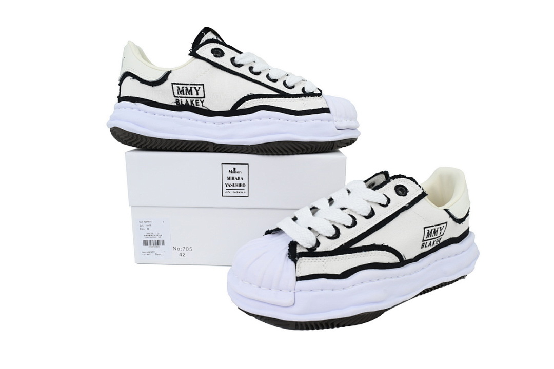 MIHARA YASUHIRO Canvas White