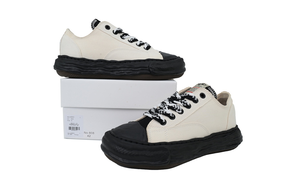 MIHARA YASUHIRO Canvas White Black