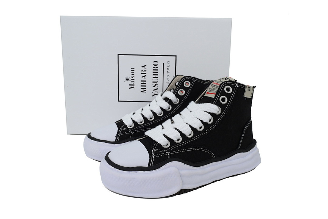 MIHARA YASUHIRO High Gang Black And White
