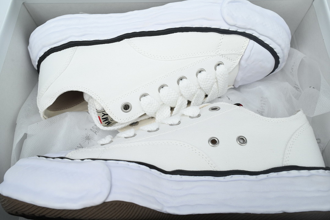 MIHARA YASUHIRO OG Sole White