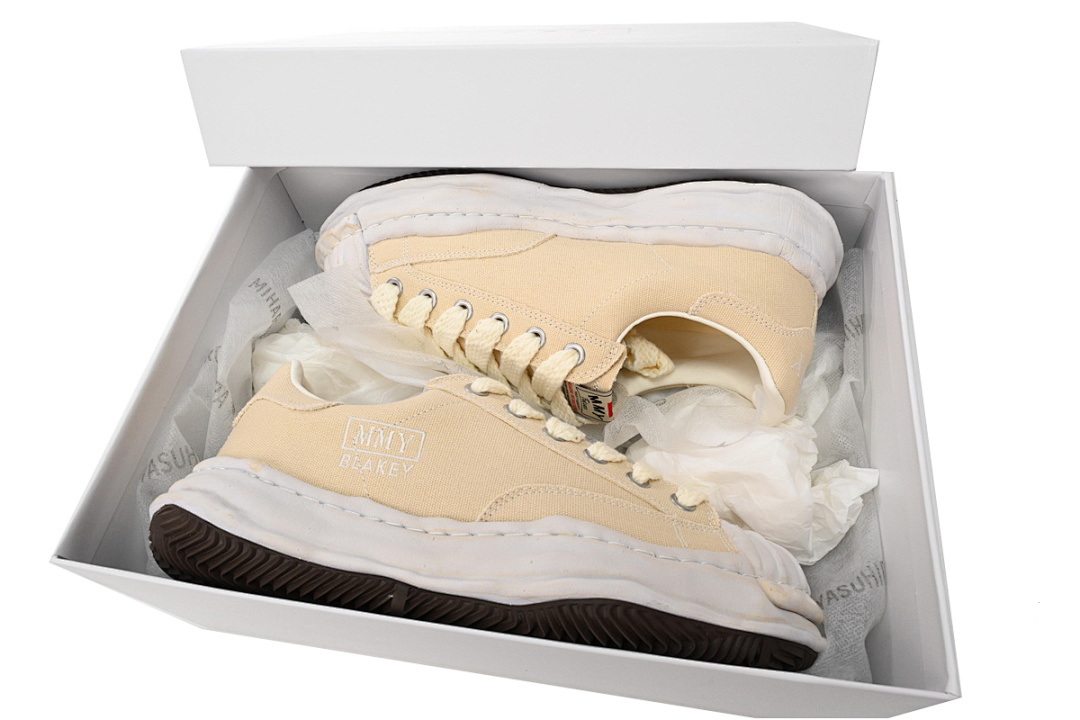 MIHARA YASUHIRO Pink White