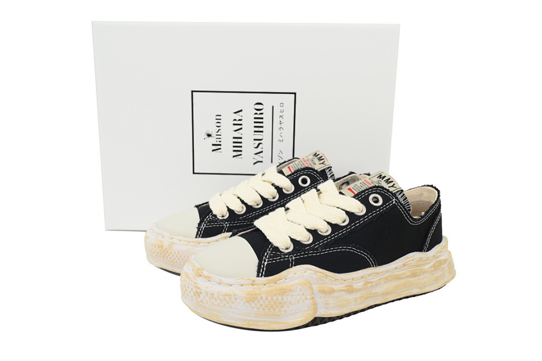 MIHARA YASUHIRO Retro Black And White