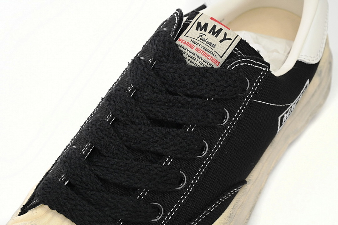 MIHARA YASUHIRO Vintage White Black