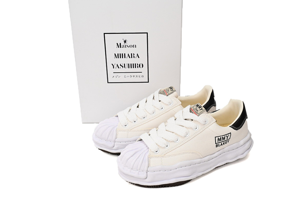 MIHARA YASUHIRO White And All White And Black Tail