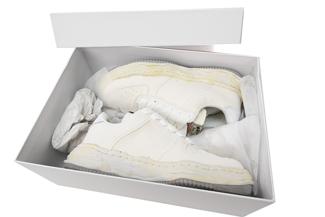 MIHARA YASUHIRO White And Pale