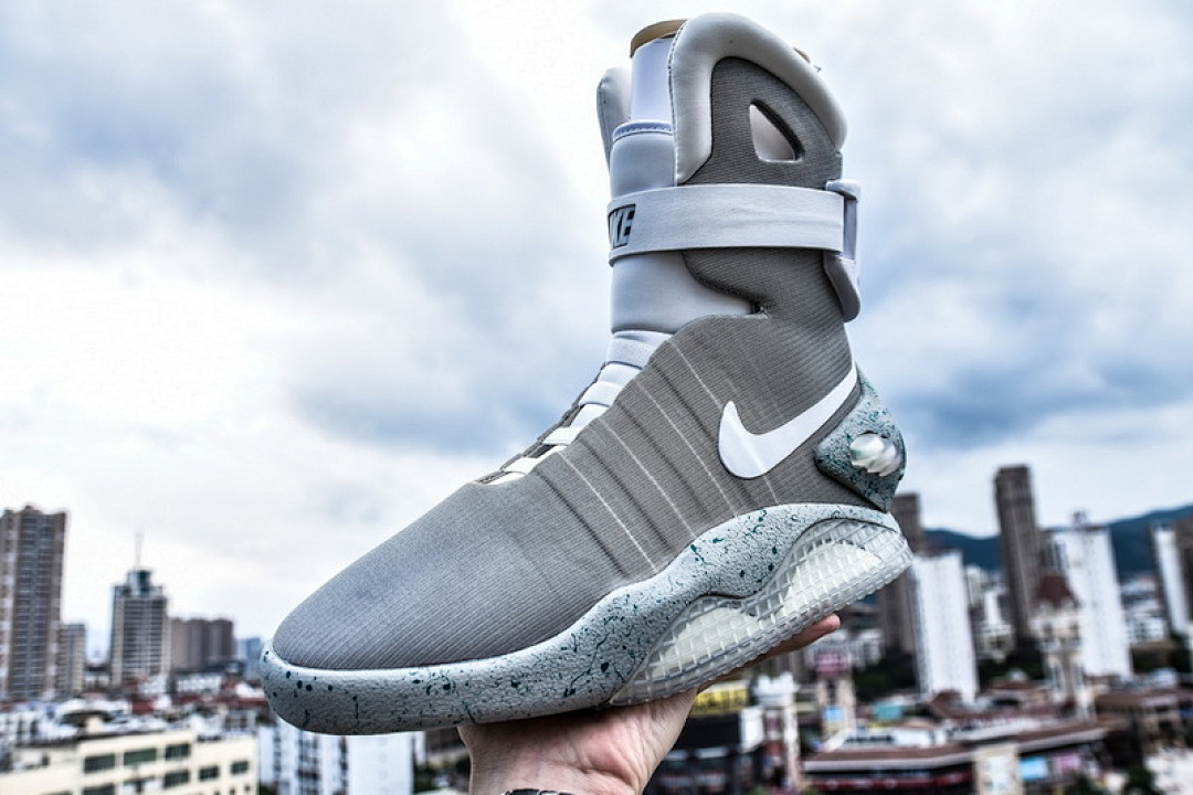 NIKE AIR MAG