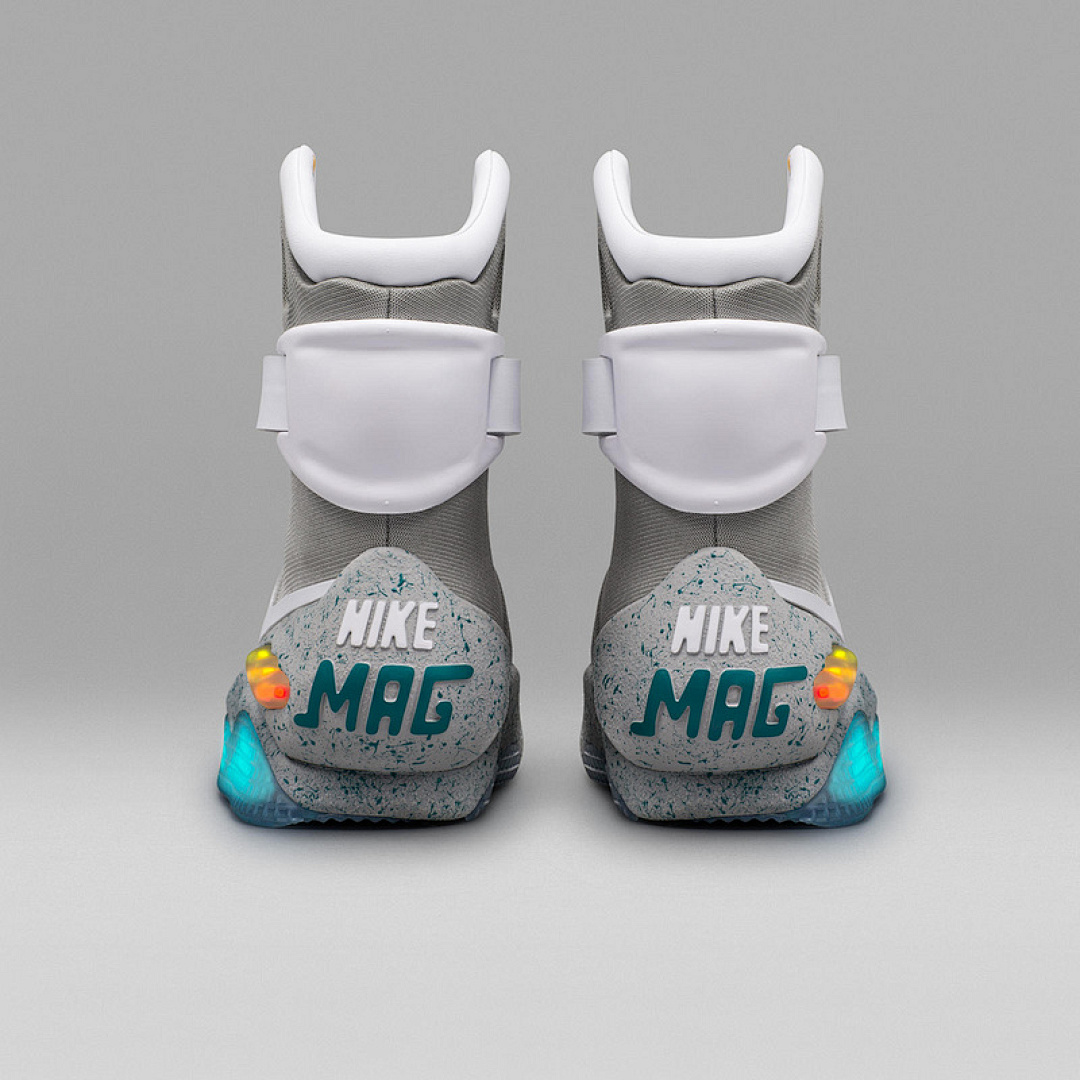 NIKE AIR MAG