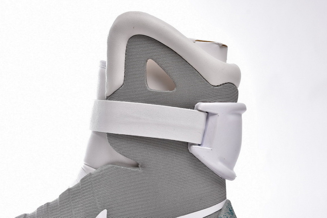 NIKE AIR MAG