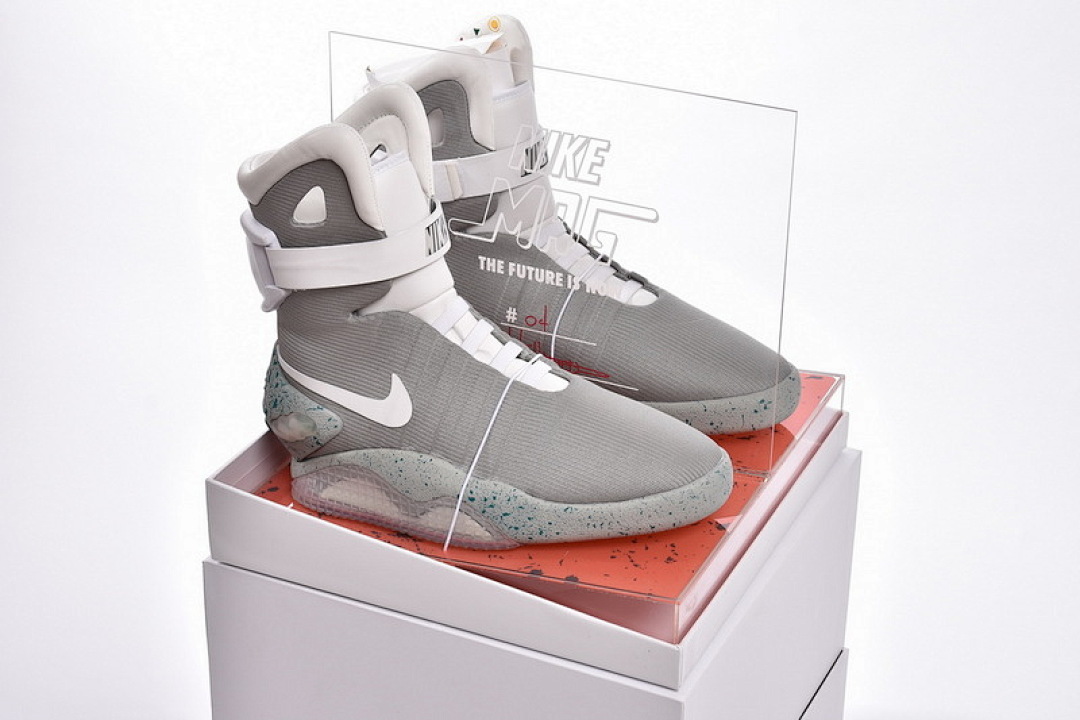 NIKE AIR MAG