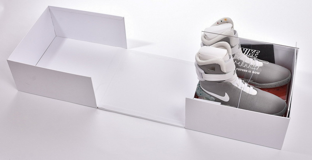 NIKE AIR MAG