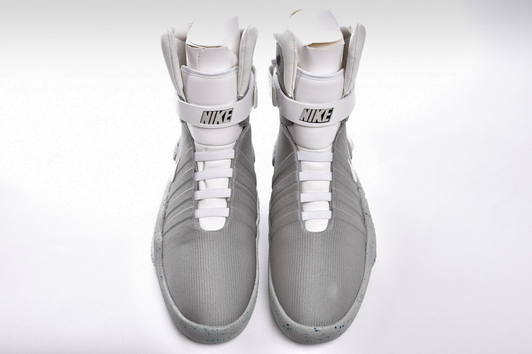 NIKE AIR MAG