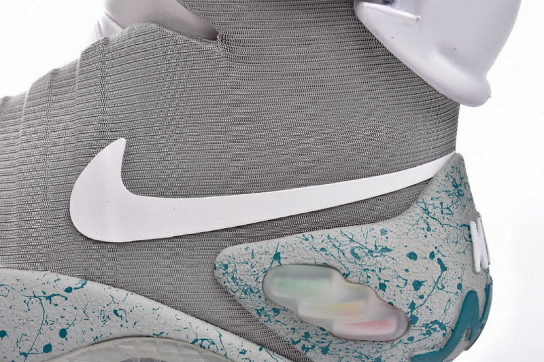 NIKE AIR MAG