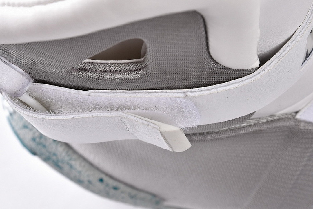 NIKE AIR MAG