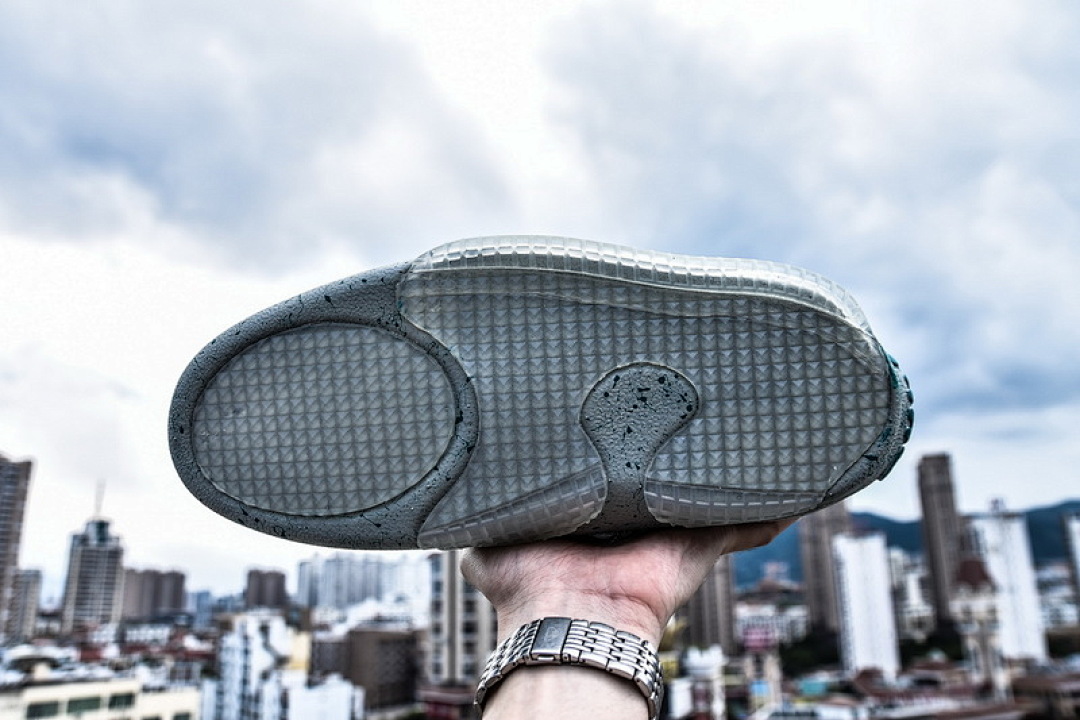 NIKE AIR MAG