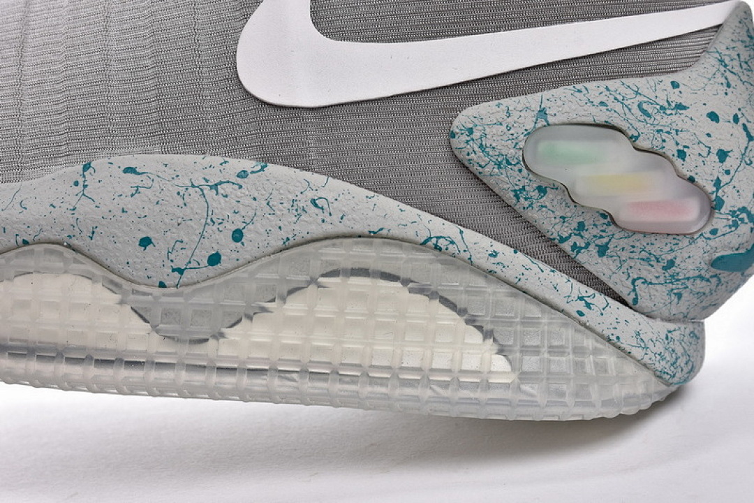NIKE AIR MAG