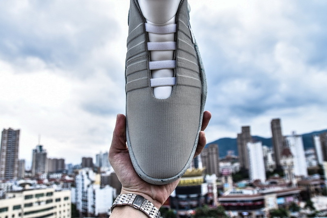 NIKE AIR MAG