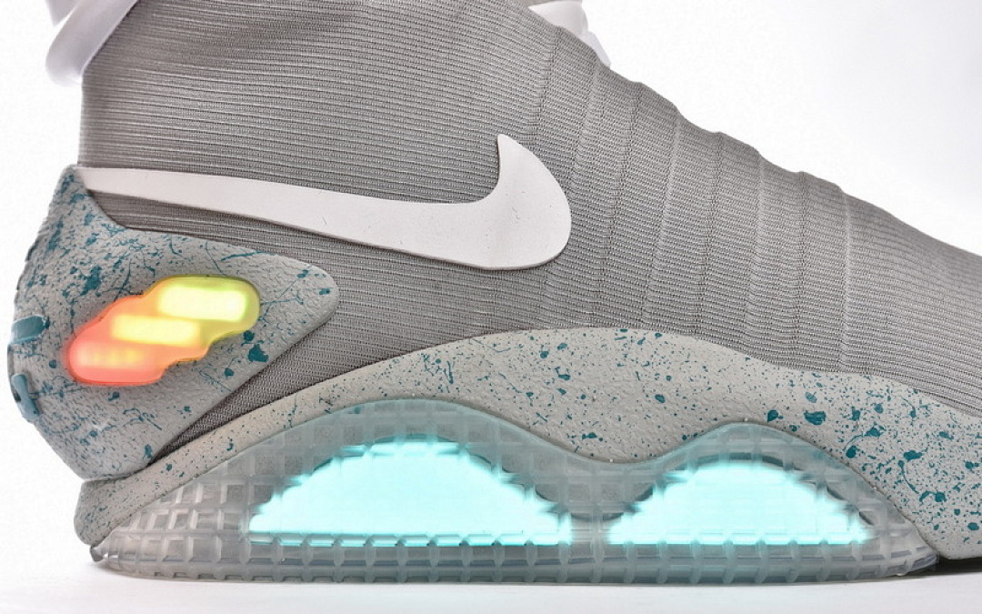 NIKE AIR MAG
