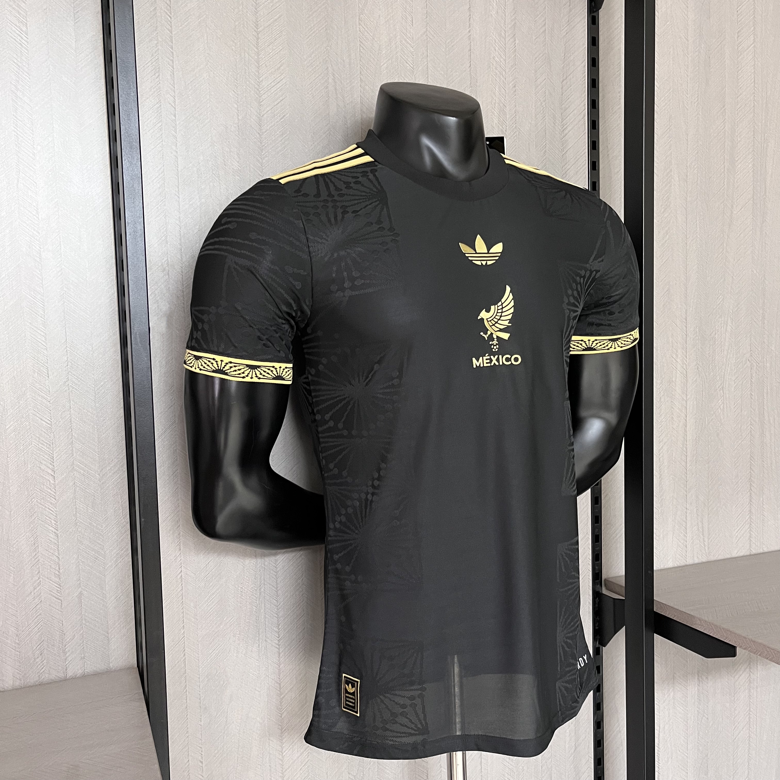 Camiseta negra de la Edición Conmemorativa «Player Edition 2026 México»