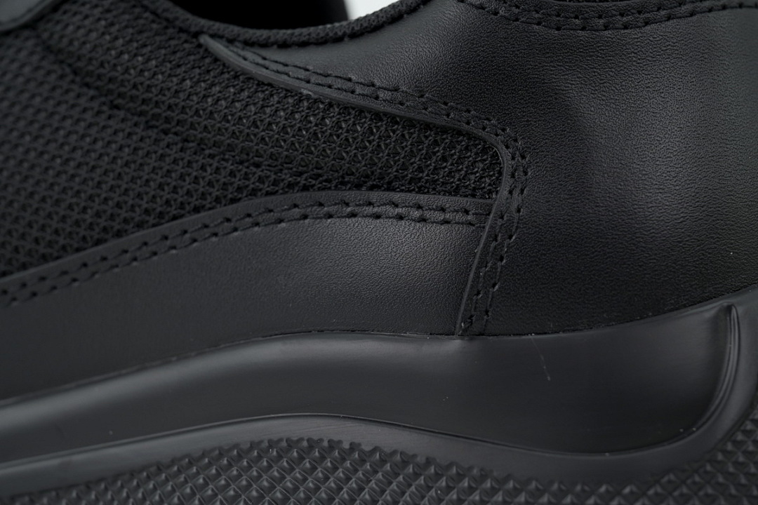 Zapatillas Prada totalmente negras