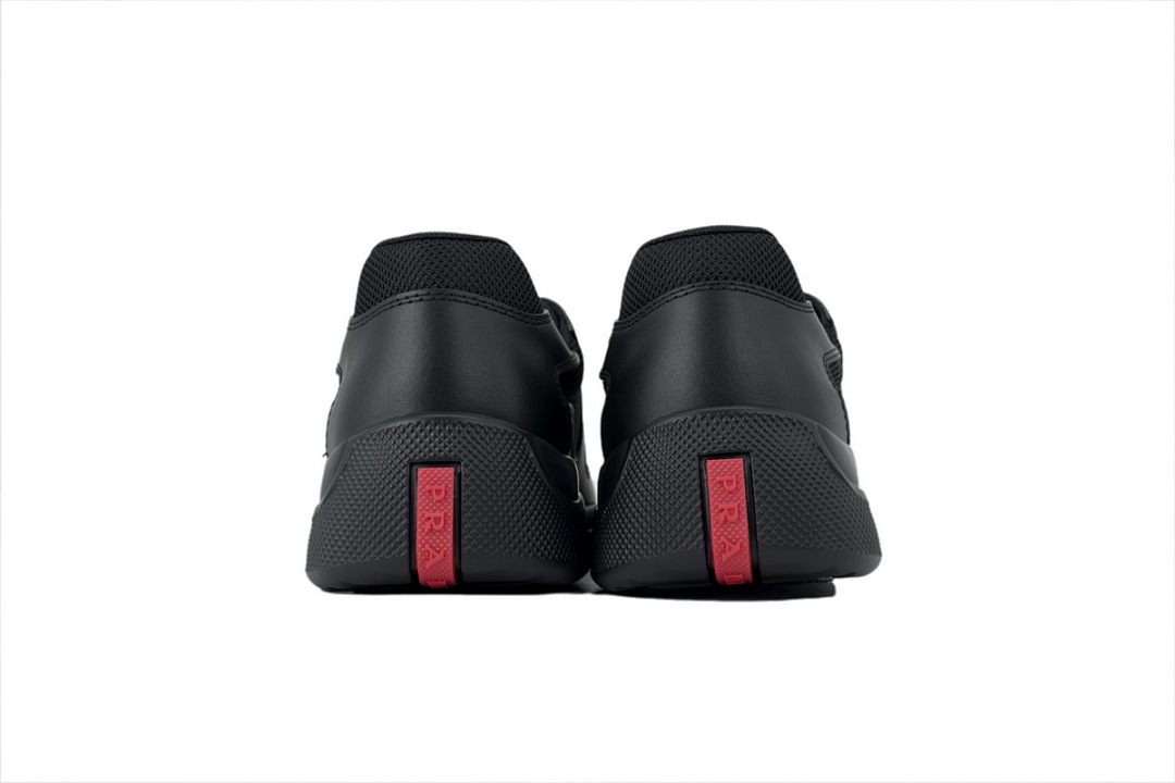 Zapatillas Prada totalmente negras