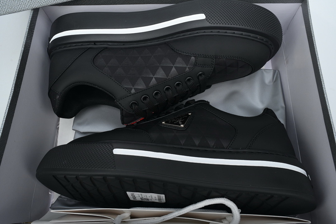 Baskets Prada noires